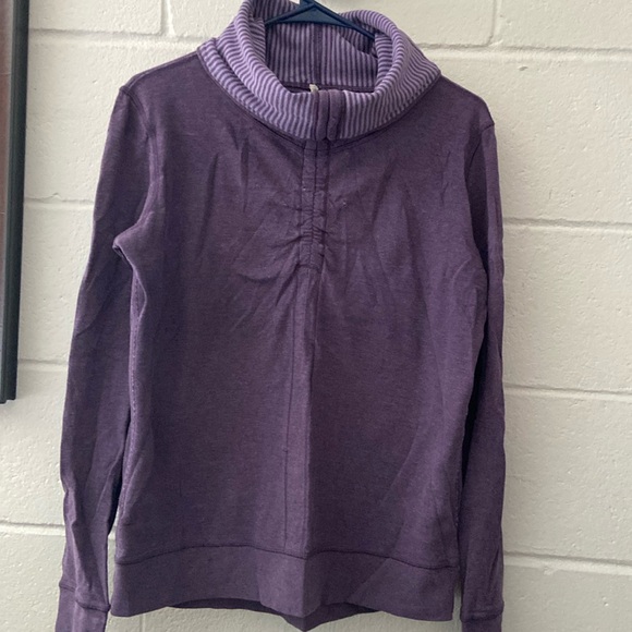 Sweatshirt - Picture 1 of 4